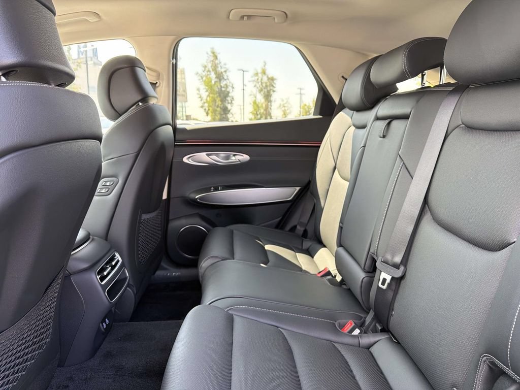 New 2026 Genesis GV70 2.5T AWD/4WD image 10