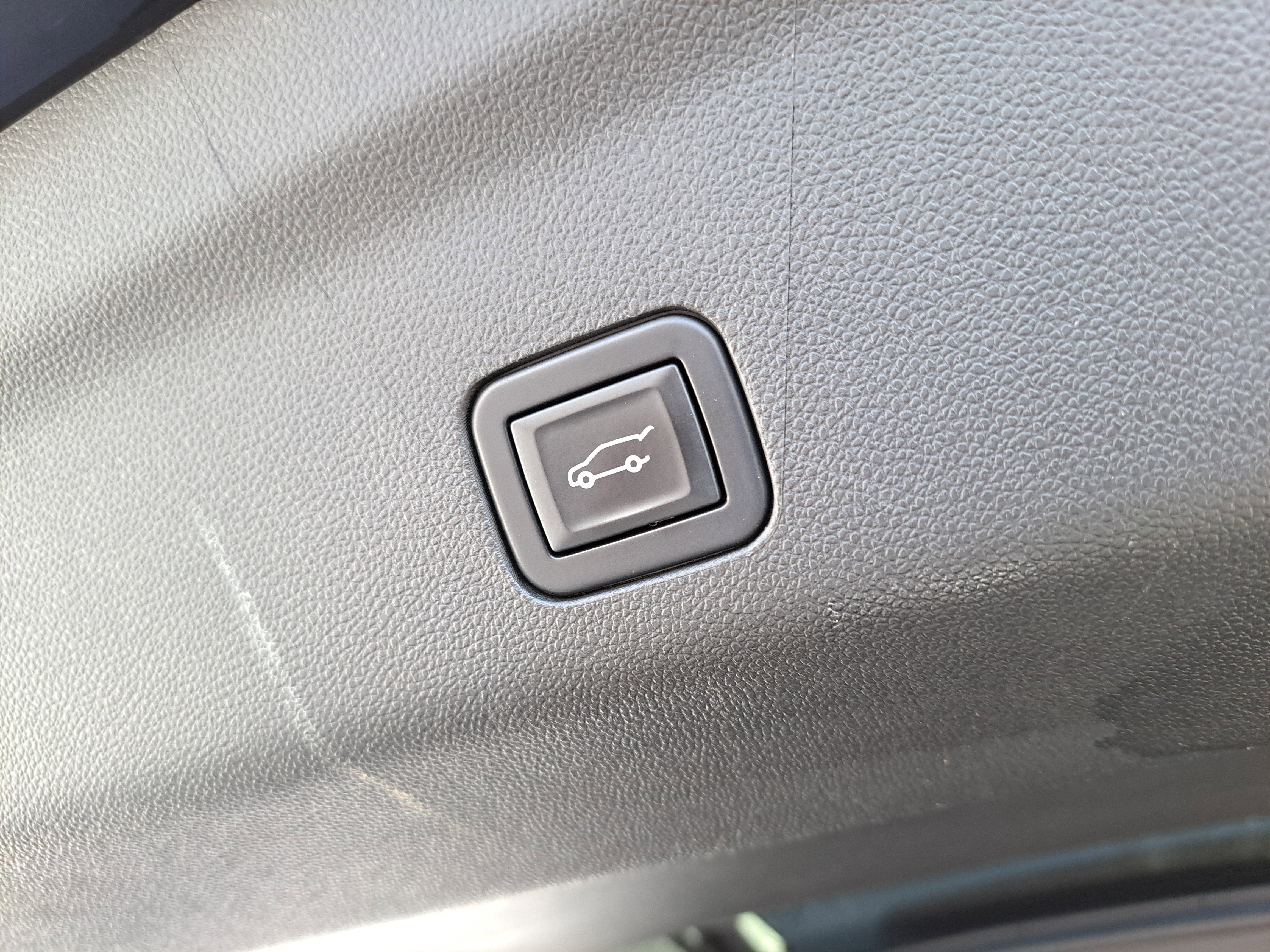 Used 2022 Chevrolet Tahoe RST w/ Sport Performance Package image 8