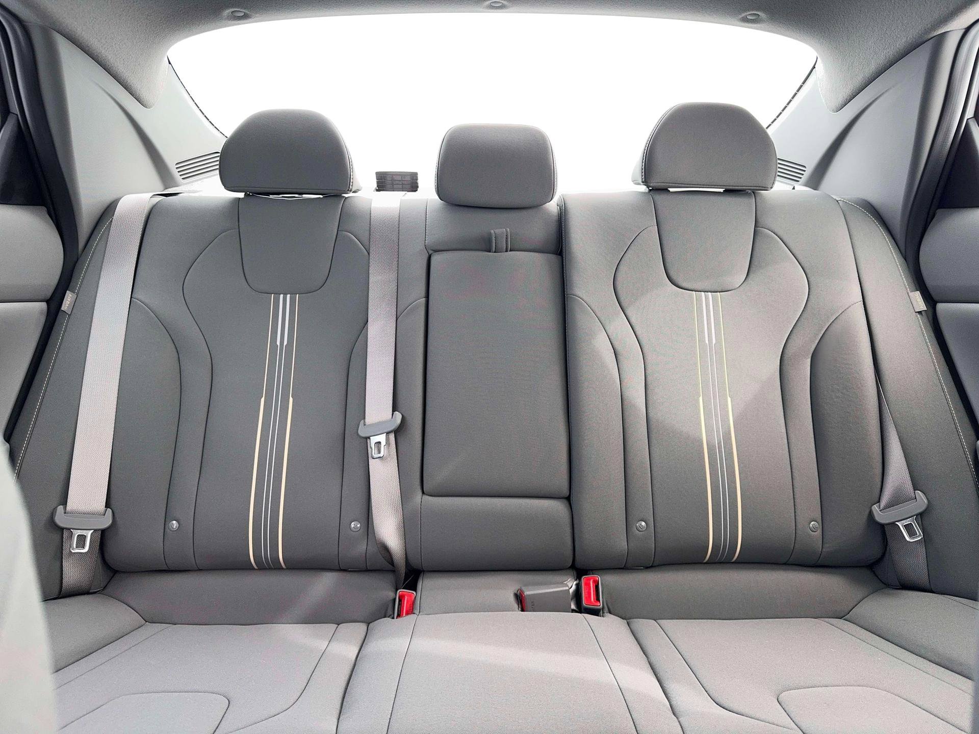 New 2026 Hyundai Elantra SEL Sport Premium FWD image 17