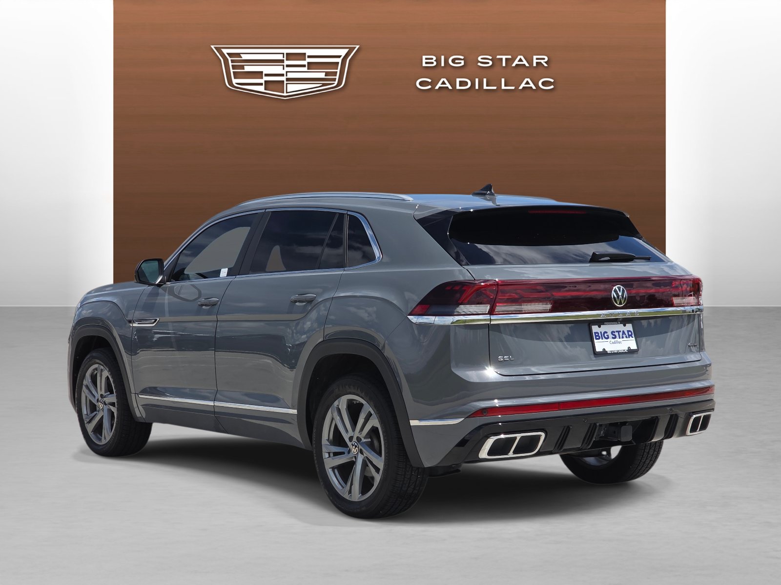 Used 2024 Volkswagen Atlas Cross Sport SEL R-Line AWD/4WD image 3