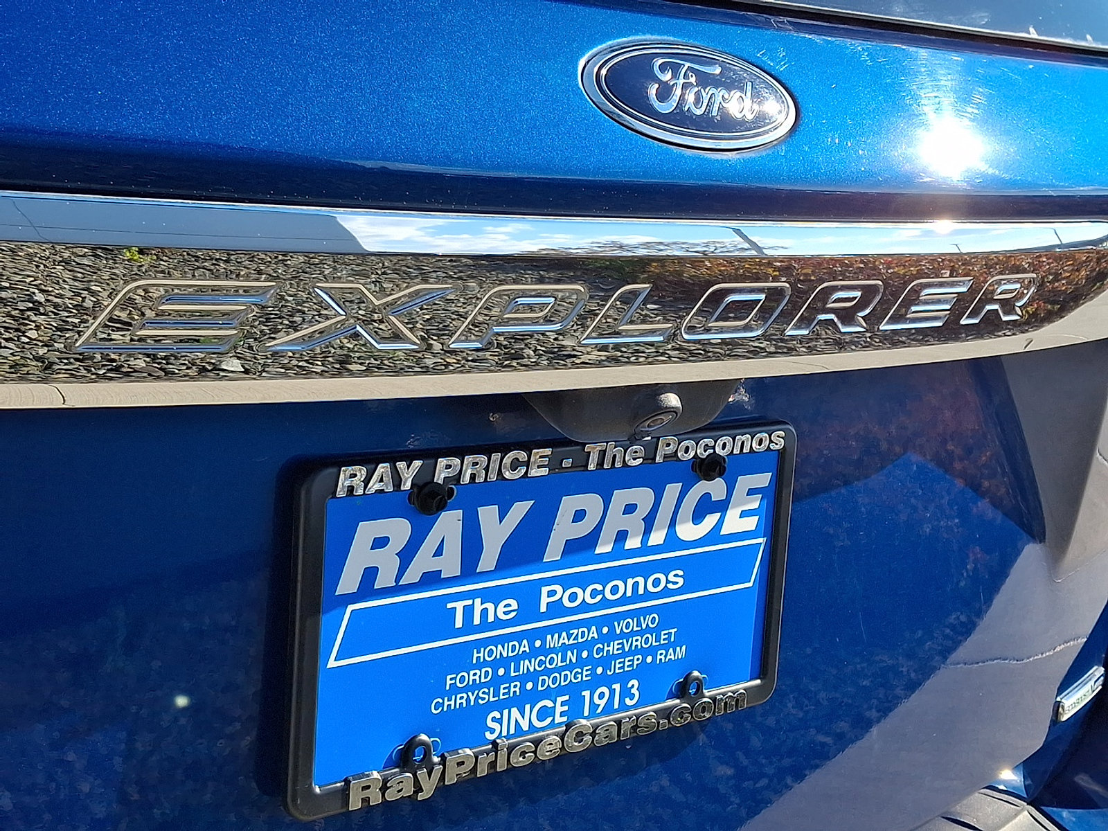 Used 2020 Ford Explorer XLT image 28