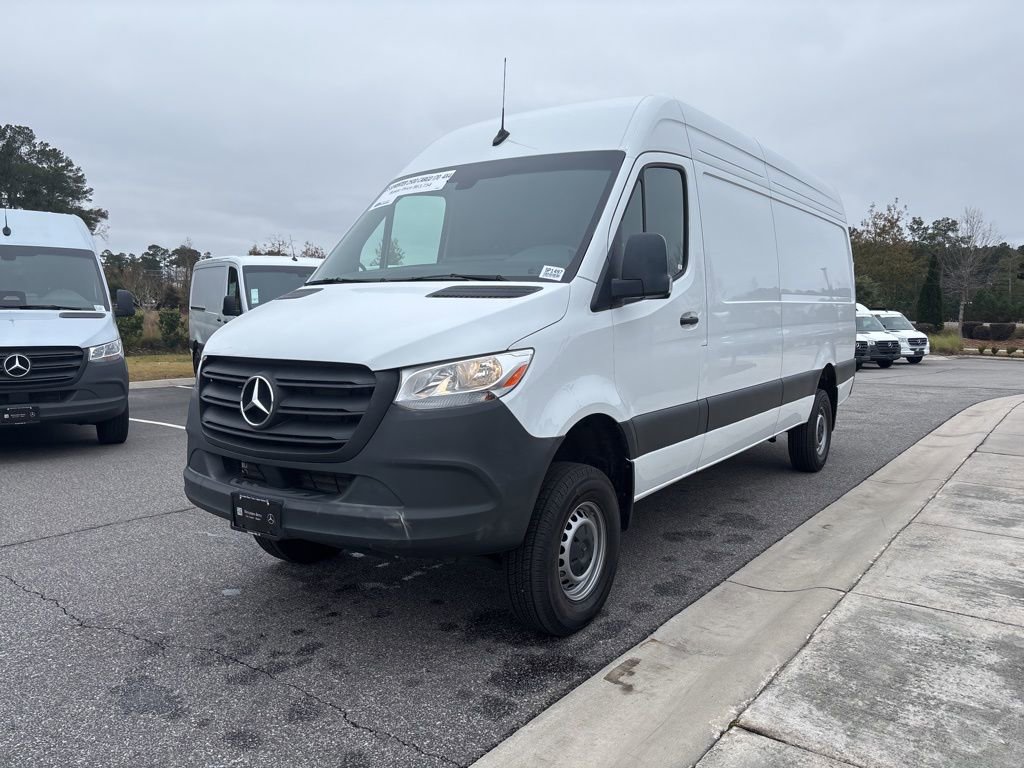 Used 2024 Mercedes-Benz Sprinter 2500 image 7