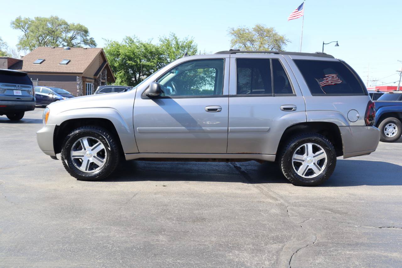 Used 2007 Chevrolet TrailBlazer LT w/ LT Preferred Equipment Group AWD/4WD image 2