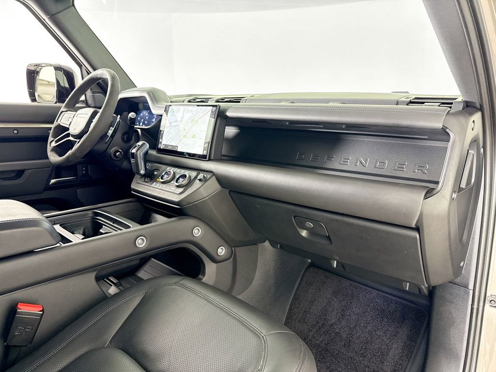 Used 2023 Land Rover Defender 110 V8 image 13