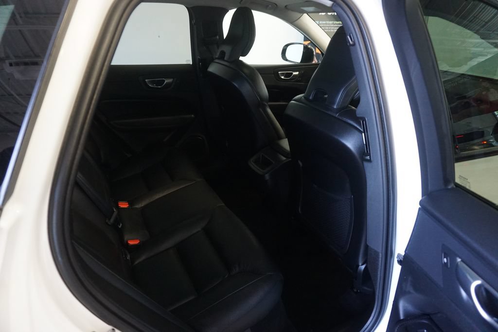 Used 2024 Volvo XC60 B5 Plus AWD/4WD image 24