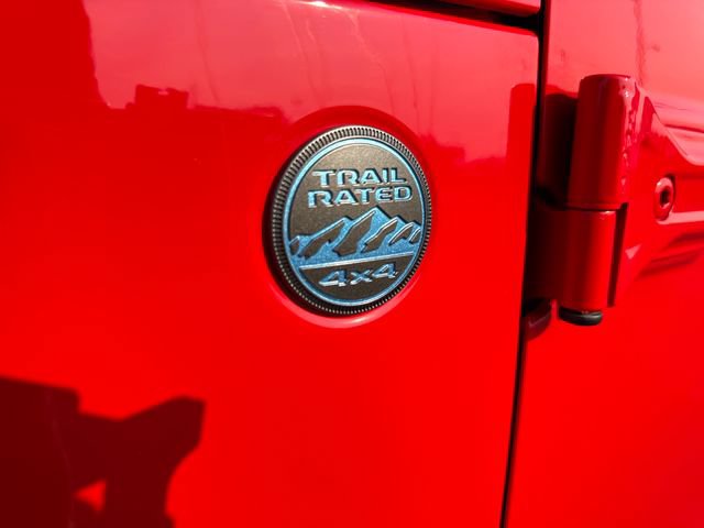 Used 2025 Jeep Wrangler Unlimited Sahara AWD/4WD image 33