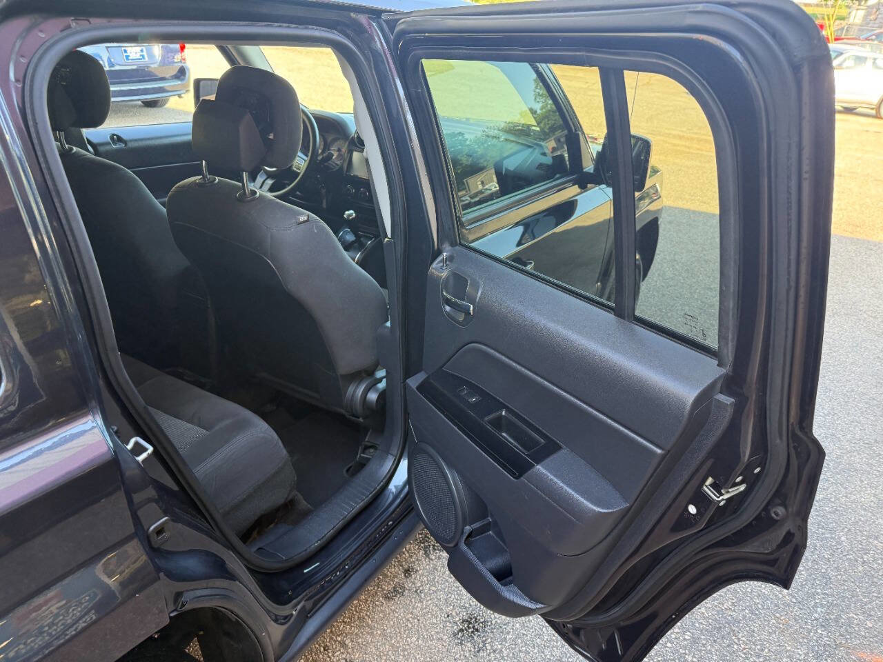 Used 2015 Jeep Patriot Sport w/ Power Value Group AWD/4WD image 15