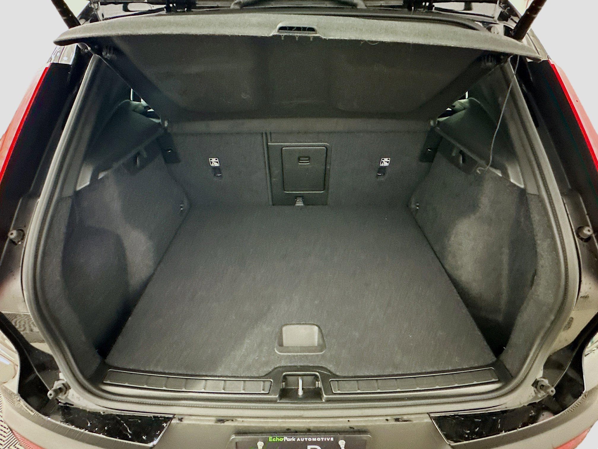 Used 2025 Volvo XC40 B5 Core image 29