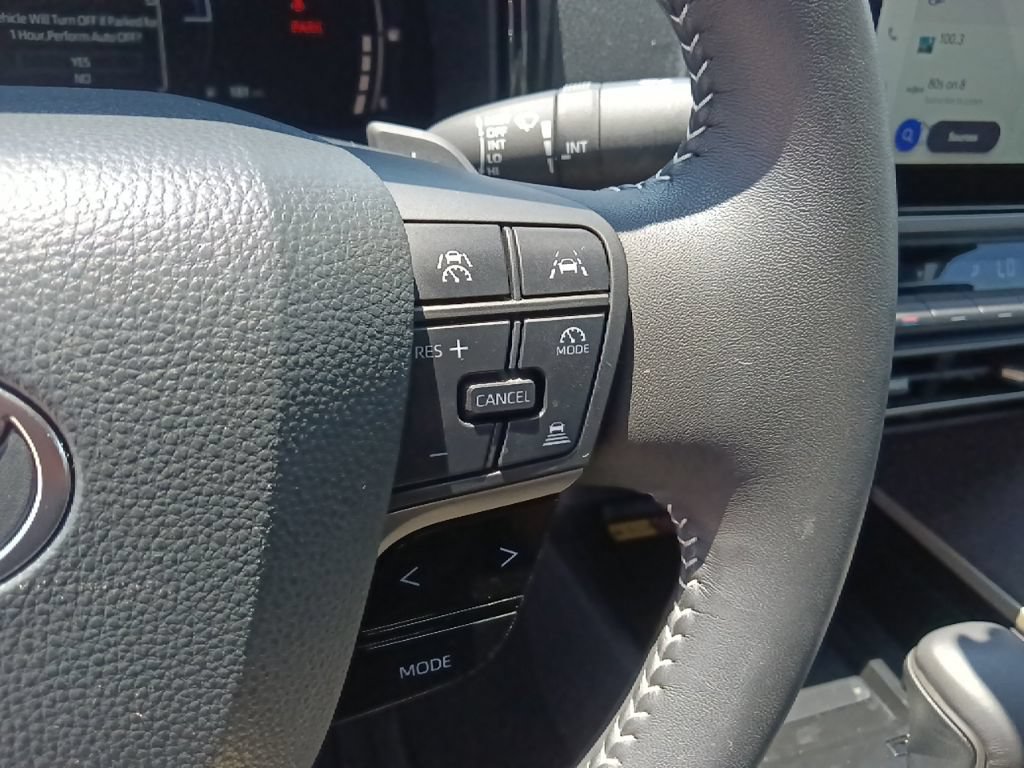 Used 2025 Toyota Camry SE w/ Convenience Package FWD image 19