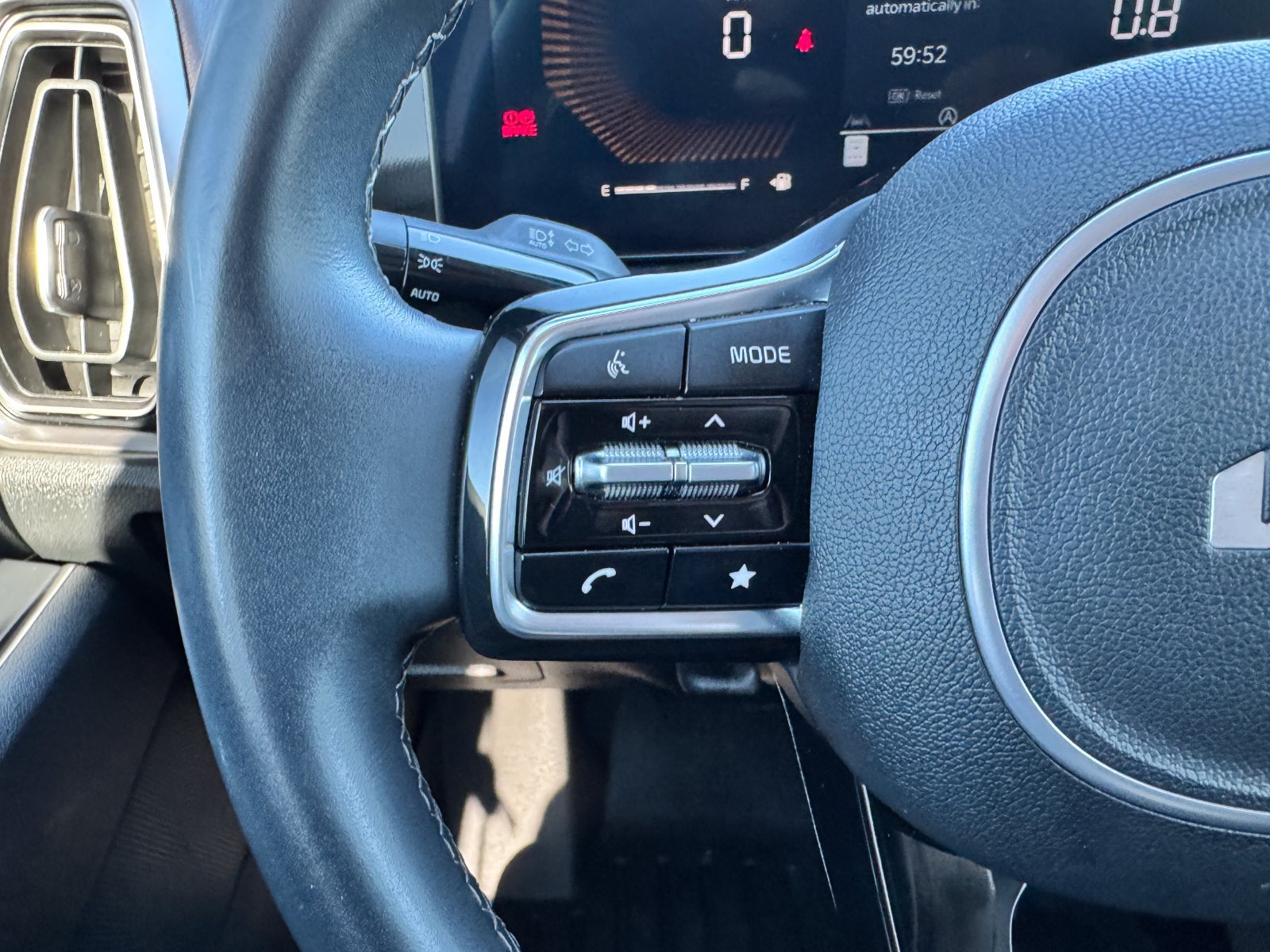 Used 2025 Kia Sorento S w/ Panoramic Sunroof Package FWD image 16