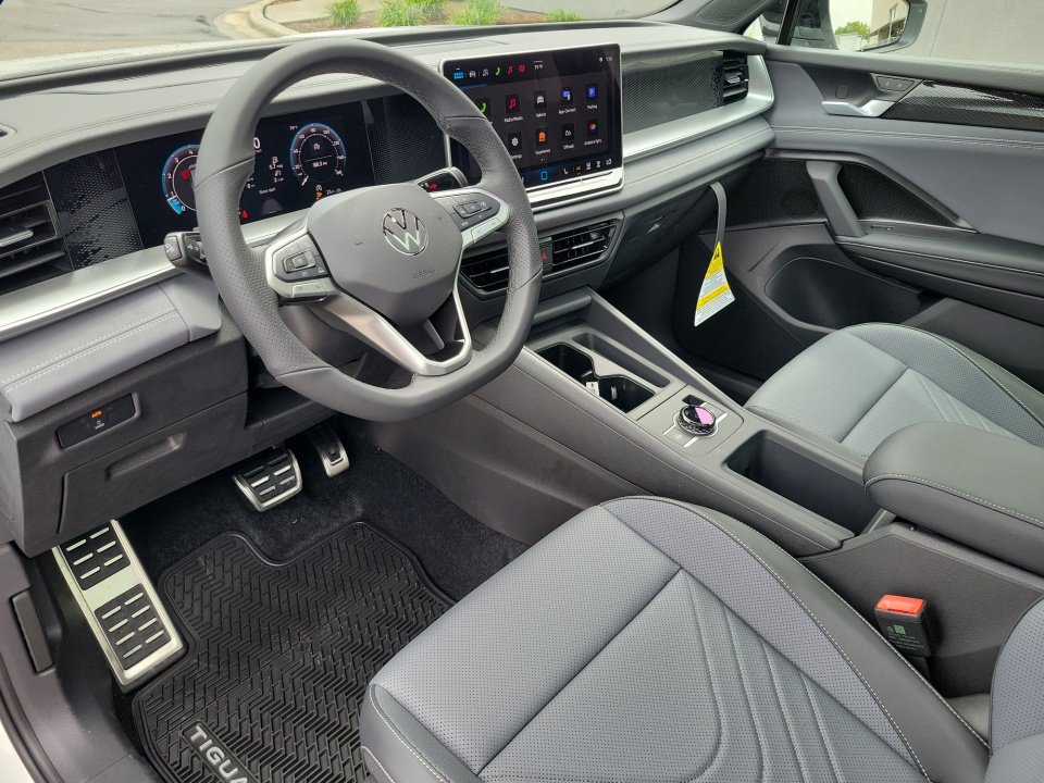 New 2026 Volkswagen Tiguan SE R-Line AWD/4WD image 29