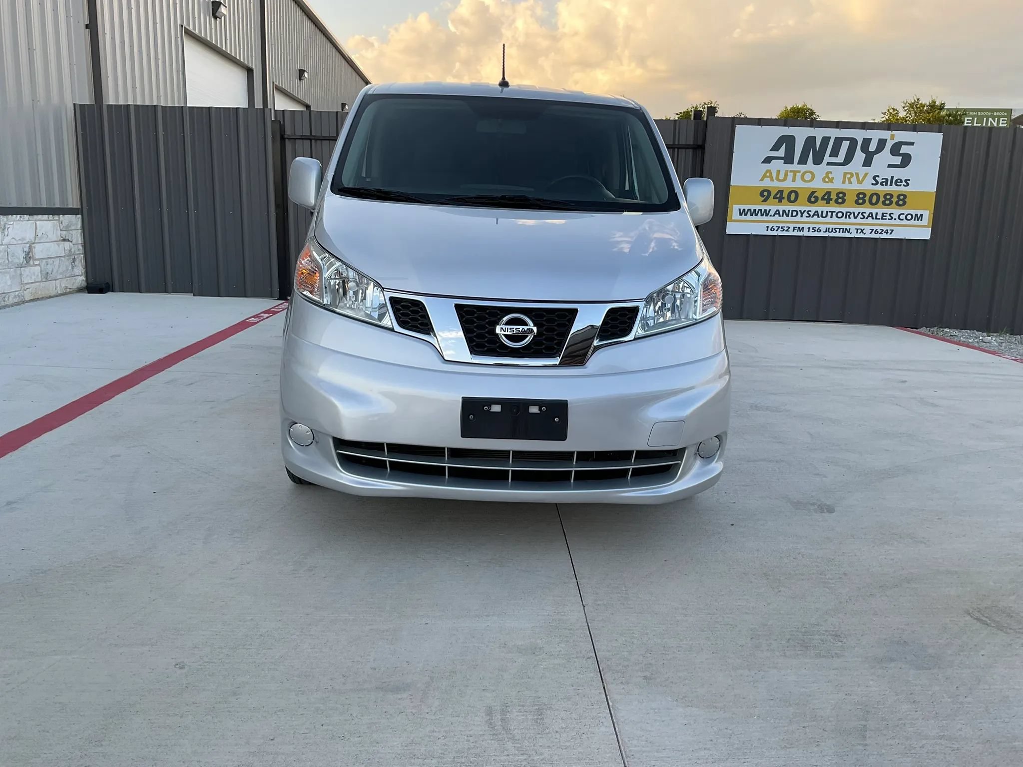 Used 2020 Nissan NV200 SV FWD image 2
