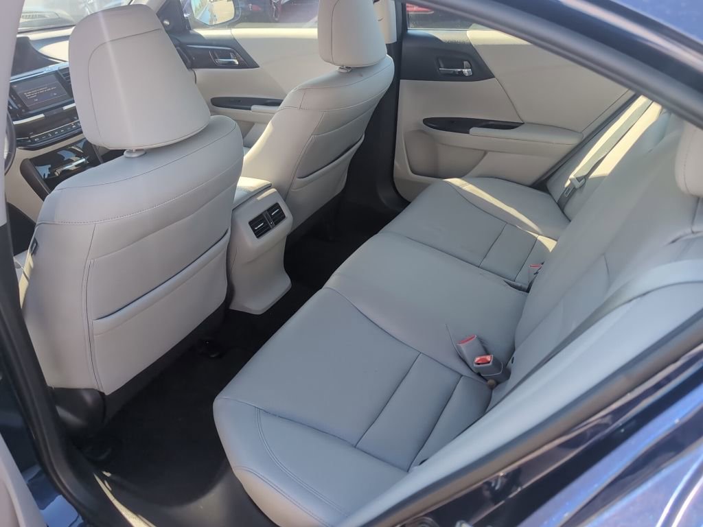 Used 2017 Honda Accord EX-L image 13