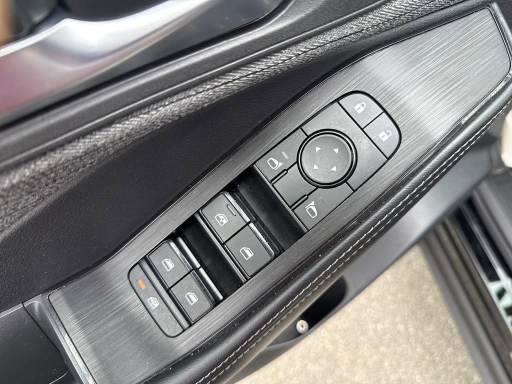 Used 2023 Nissan Rogue SV image 17