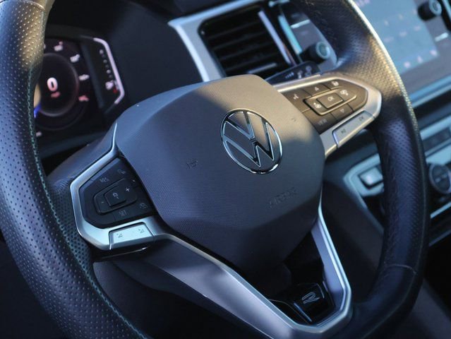 Used 2022 Volkswagen Atlas Cross Sport SEL R-Line image 23