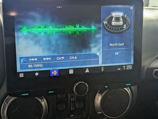 Used 2018 Jeep Wrangler Unlimited Sahara image 17