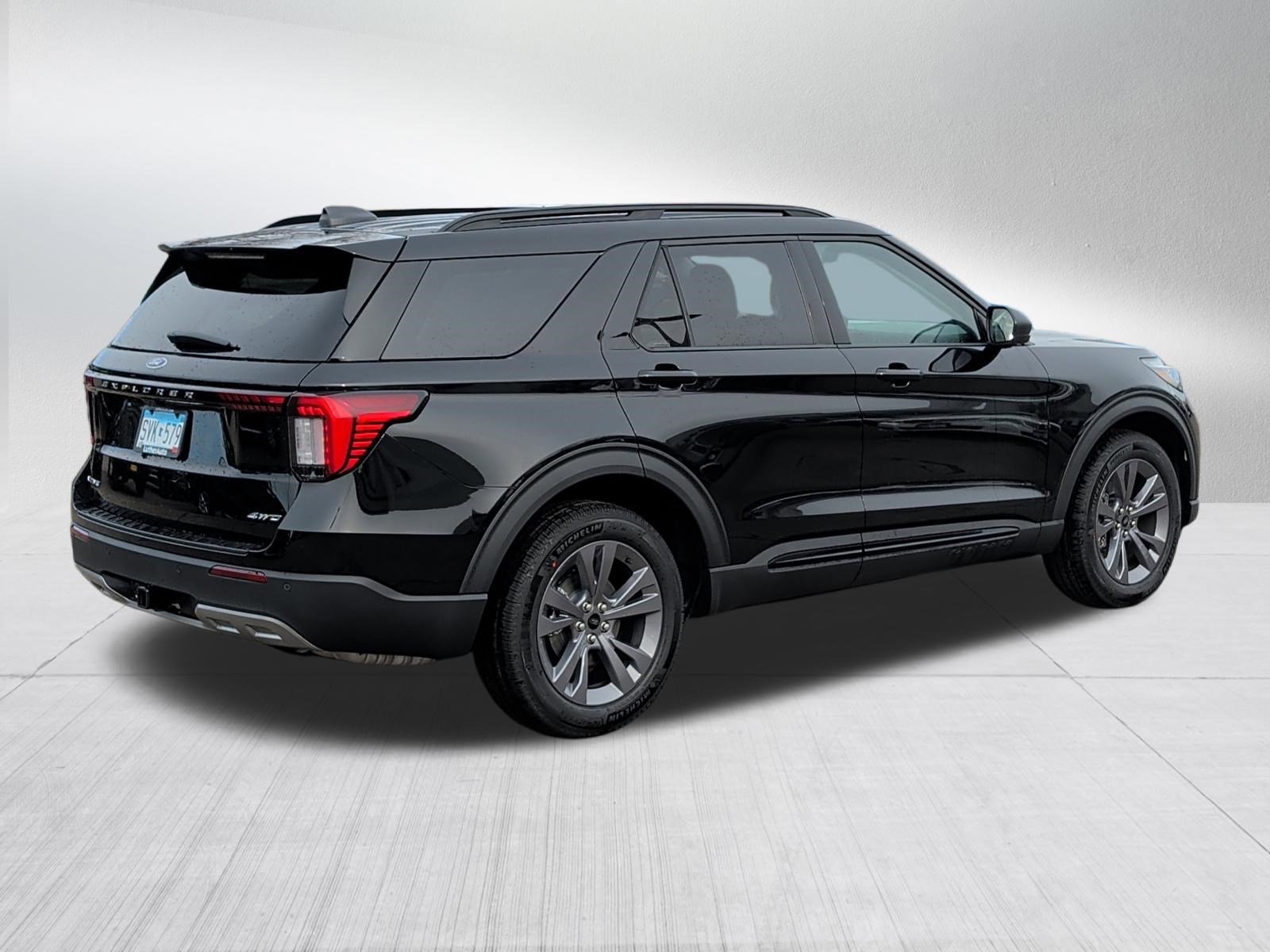 Used 2026 Ford Explorer Active w/ Active Comfort Package image 7