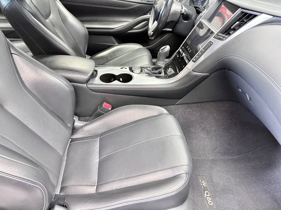 Used 2018 INFINITI Q60 3.0t Luxe w/ Sensory Package 3.0T Luxe image 11