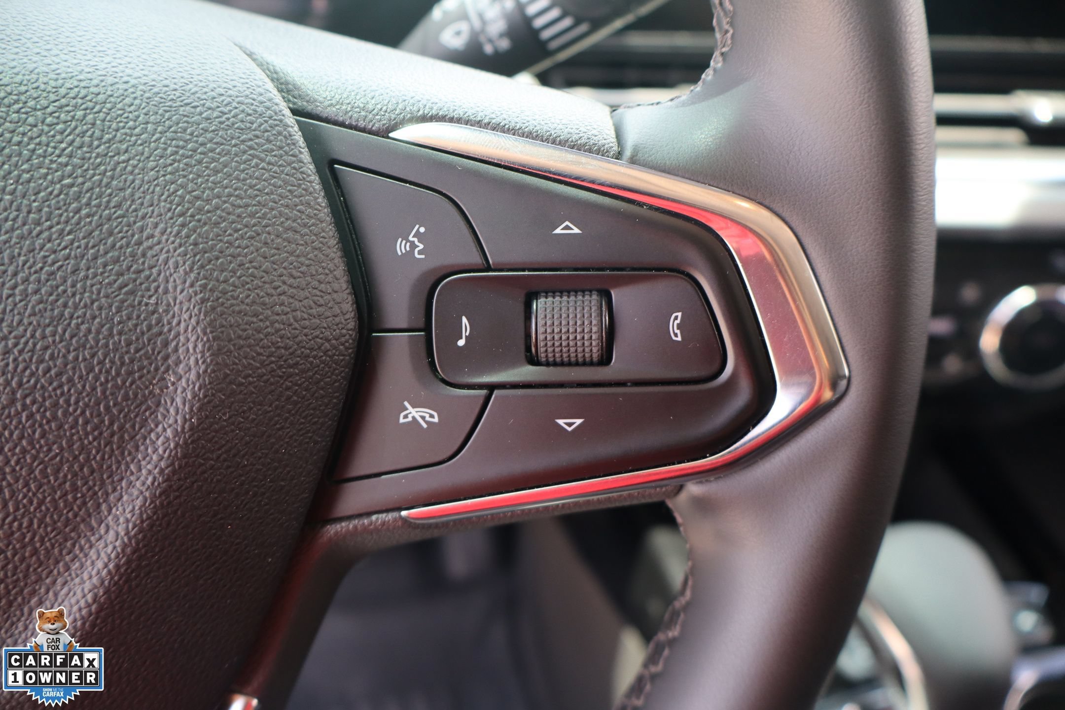 Used 2024 Chevrolet Trax LT w/ LT Convenience Package FWD image 16