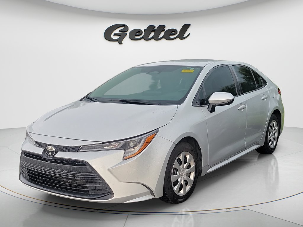 Used 2024 Toyota Corolla LE FWD image 1