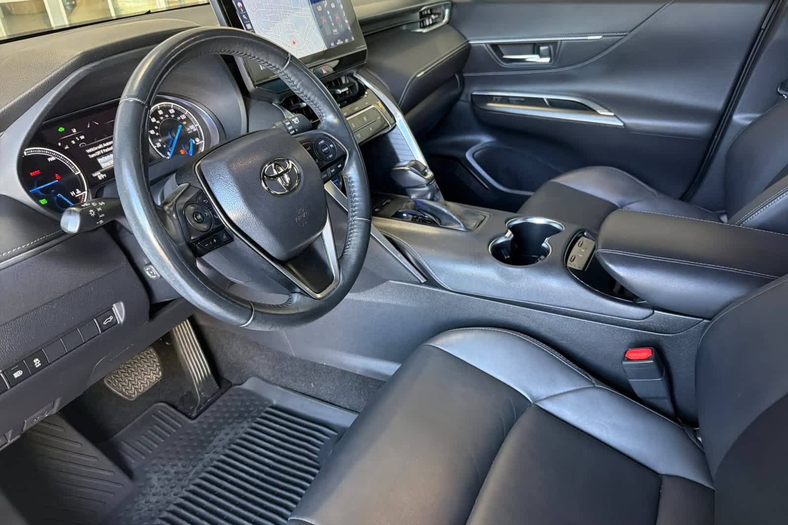Used 2022 Toyota Venza XLE AWD/4WD image 11