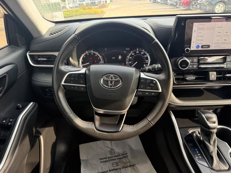 Used 2024 Toyota Highlander LE image 15