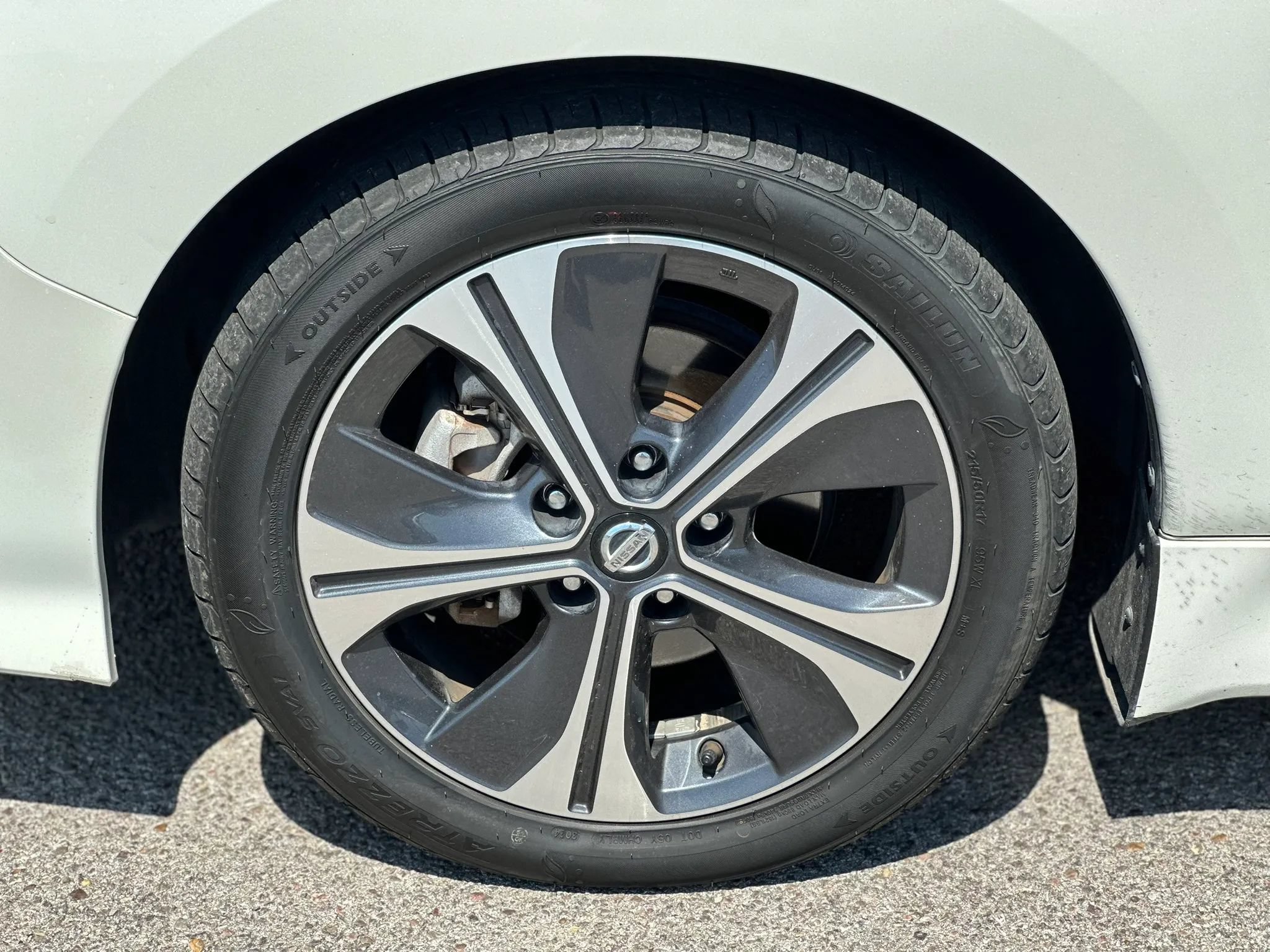 Used 2018 Nissan Leaf SL w/ SL Technology Package FWD image 26