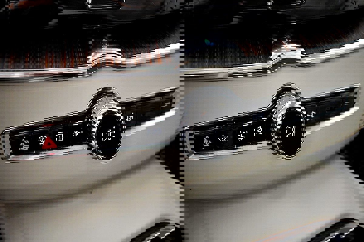 Used 2022 Volvo XC60 B5 Momentum image 31