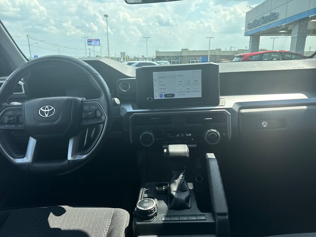 Used 2025 Toyota 4Runner SR5 AWD/4WD image 14