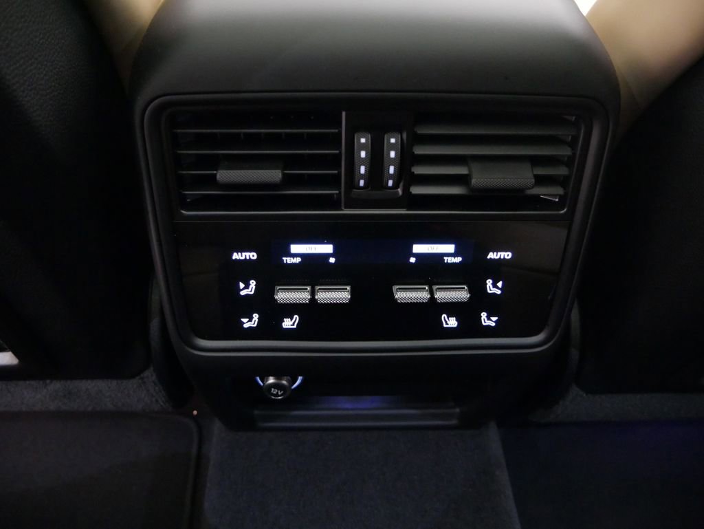 Certified 2024 Porsche Cayenne Turbo image 33