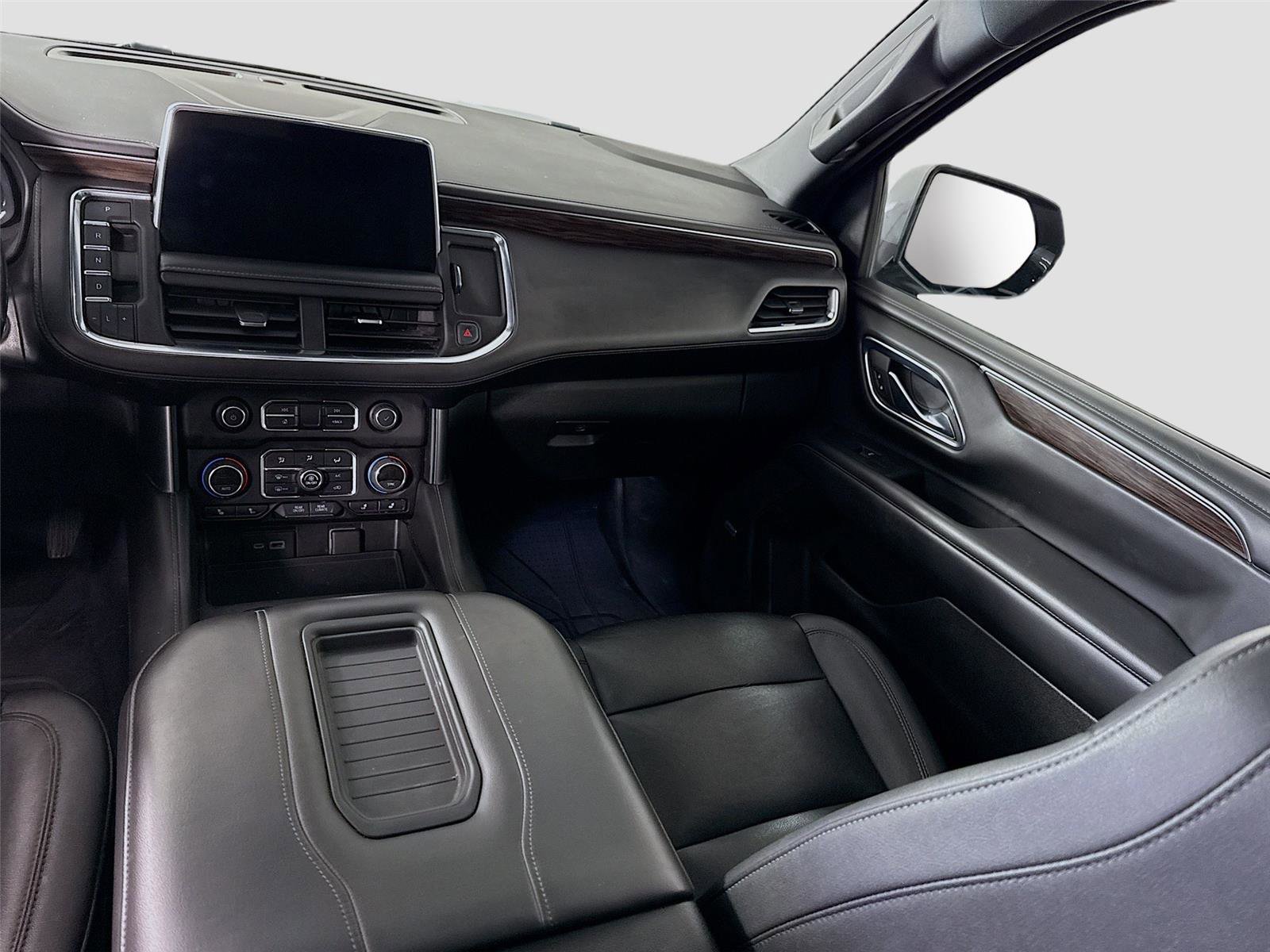 Used 2022 Chevrolet Suburban Z71 w/ Luxury Package image 17