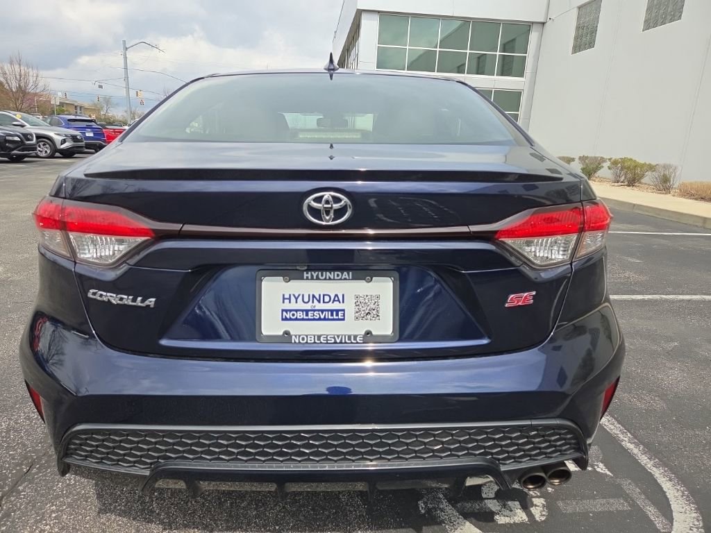 Used 2022 Toyota Corolla SE w/ SE Premium Package image 7