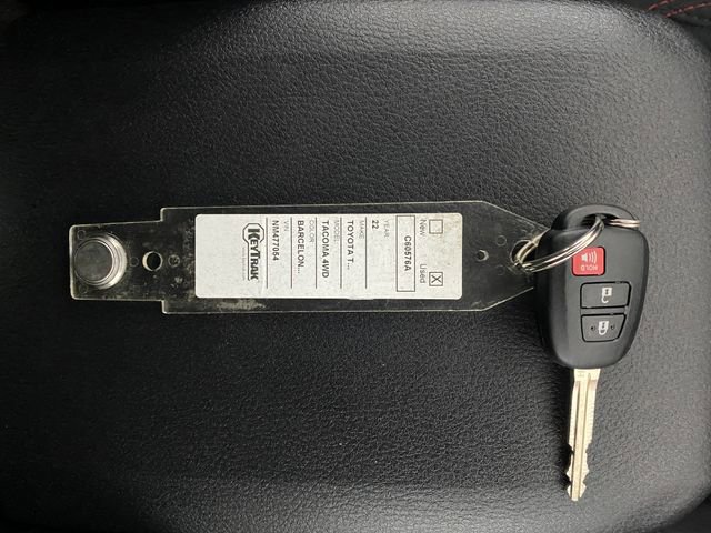 Used 2022 Toyota Tacoma SR5 AWD/4WD image 31