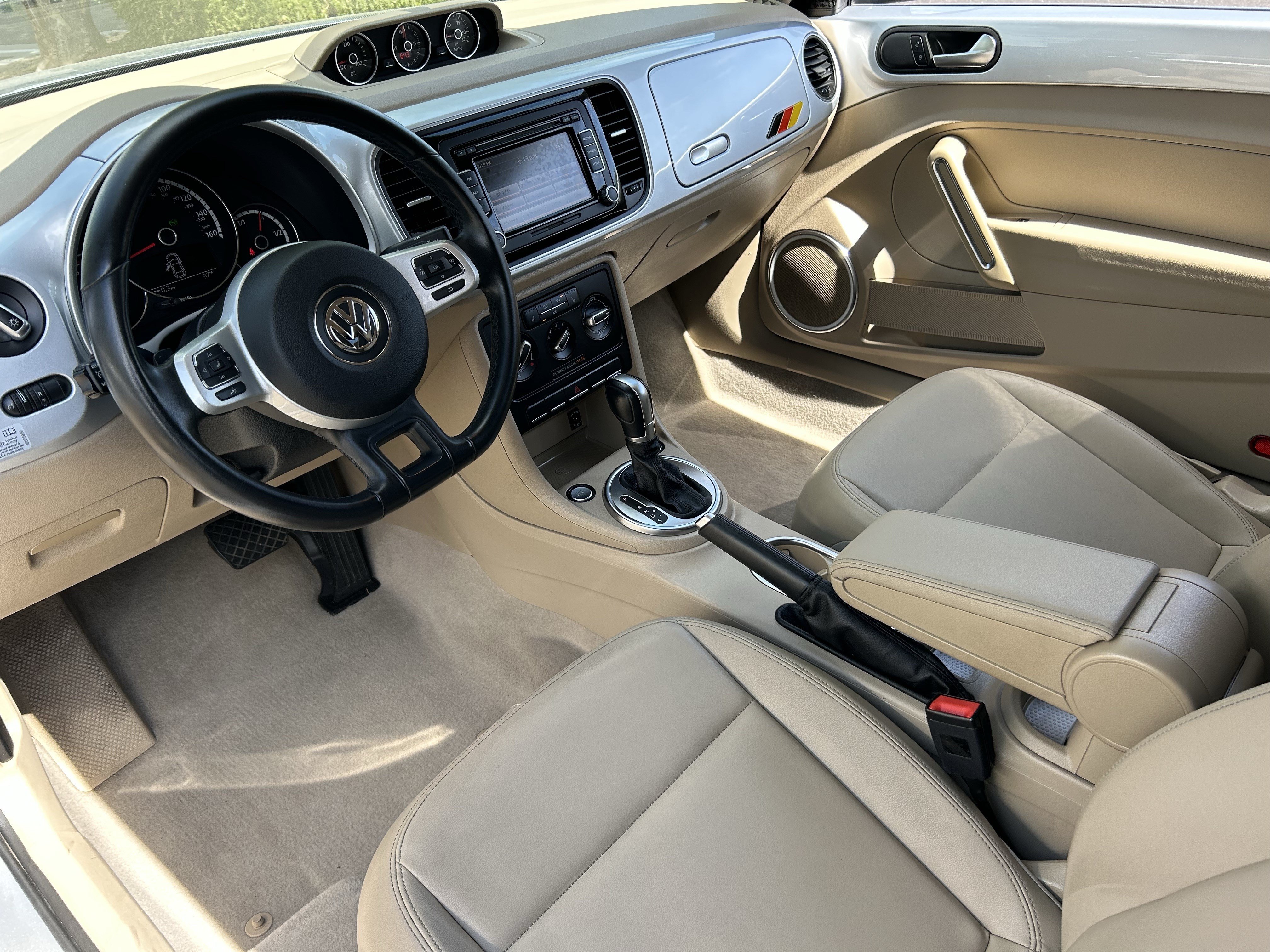 Used 2014 Volkswagen Beetle TDI FWD image 16