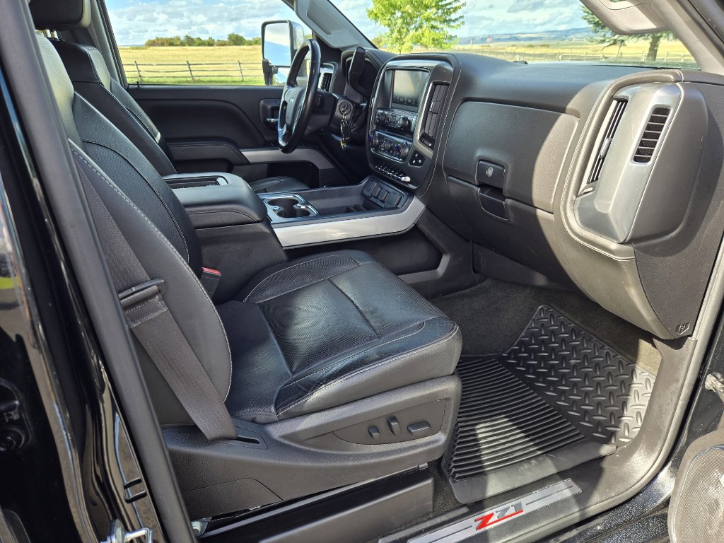 Used 2018 Chevrolet Silverado 3500 LTZ image 27
