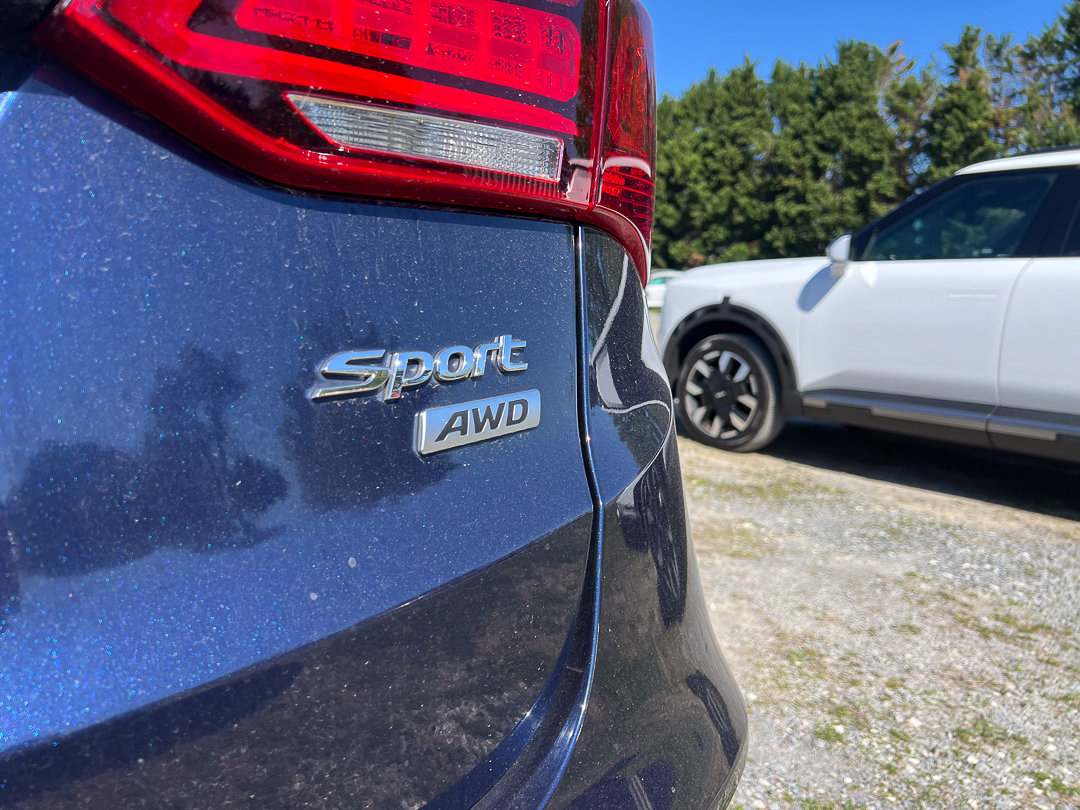 Used 2017 Hyundai Santa Fe Sport AWD/4WD image 4