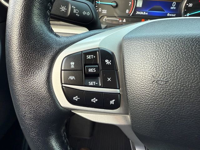Used 2022 Ford Explorer XLT w/ Equipment Group 202A image 16