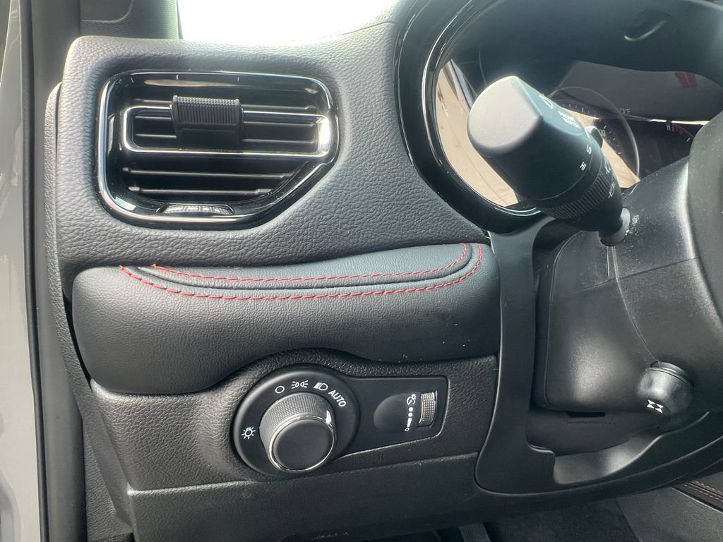 Used 2025 Dodge Durango GT AWD/4WD image 13