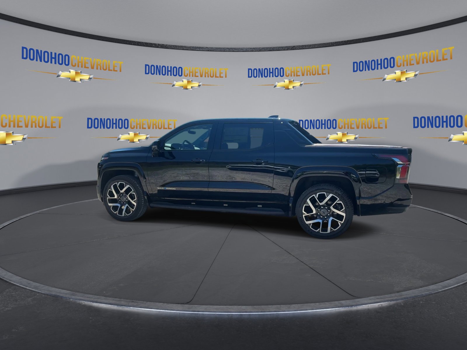 New 2024 Chevrolet Silverado EV RST image 5