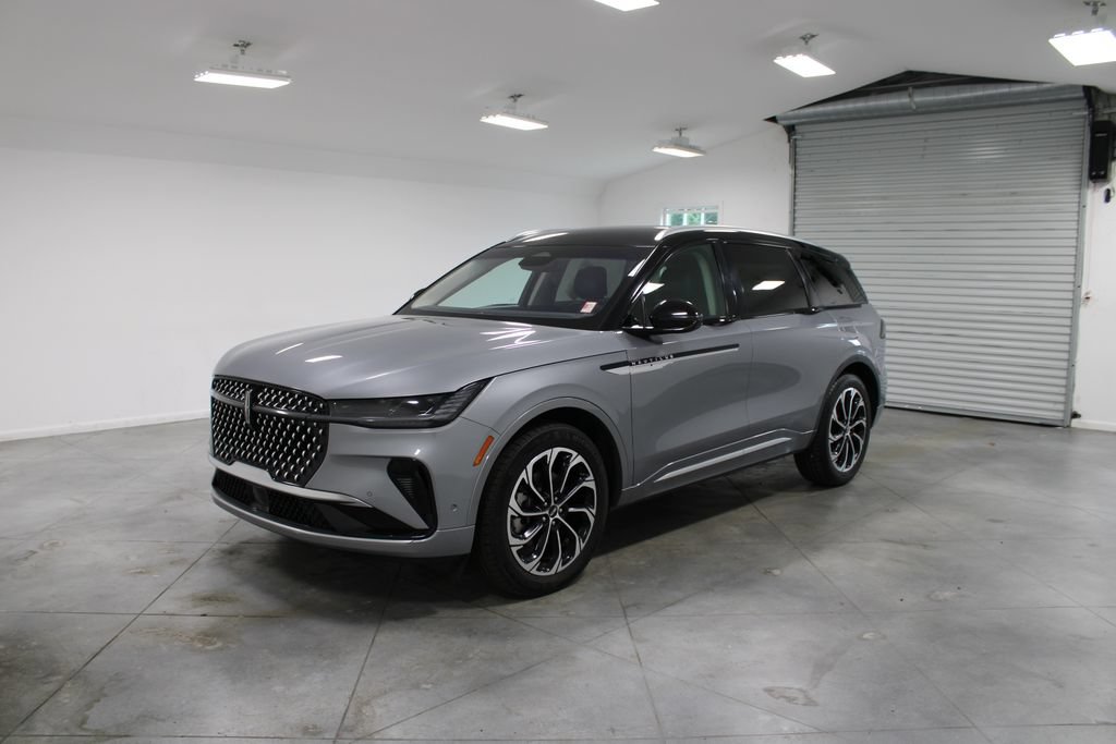 Used 2024 Lincoln Nautilus Reserve AWD/4WD image 4