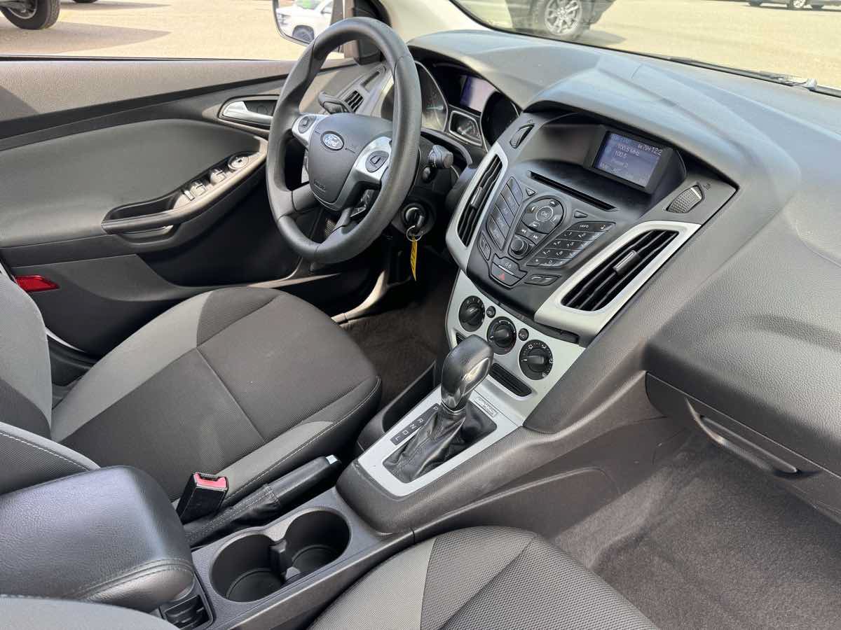 Used 2013 Ford Focus SE FWD image 13