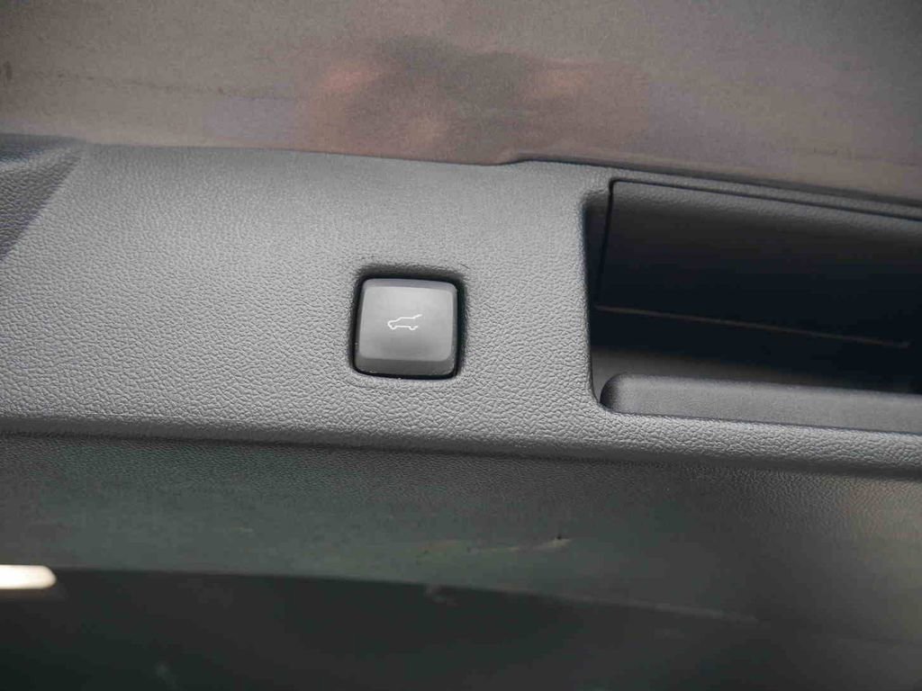 Used 2023 Ford Escape ST-Line Select image 11