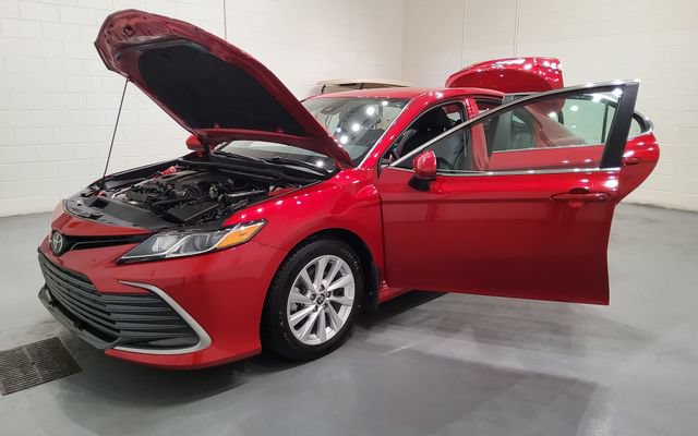 Used 2023 Toyota Camry LE FWD image 11