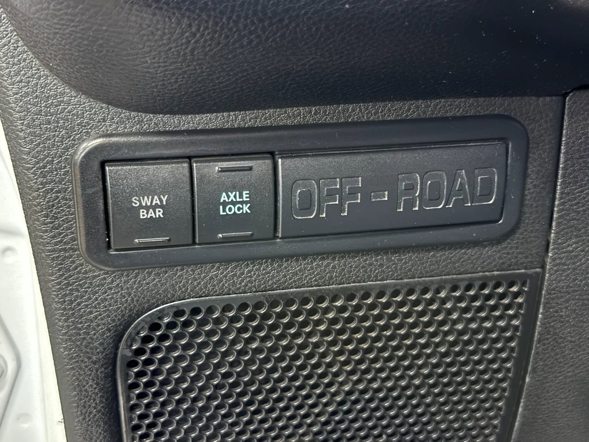 Used 2015 Jeep Wrangler Unlimited Rubicon image 28