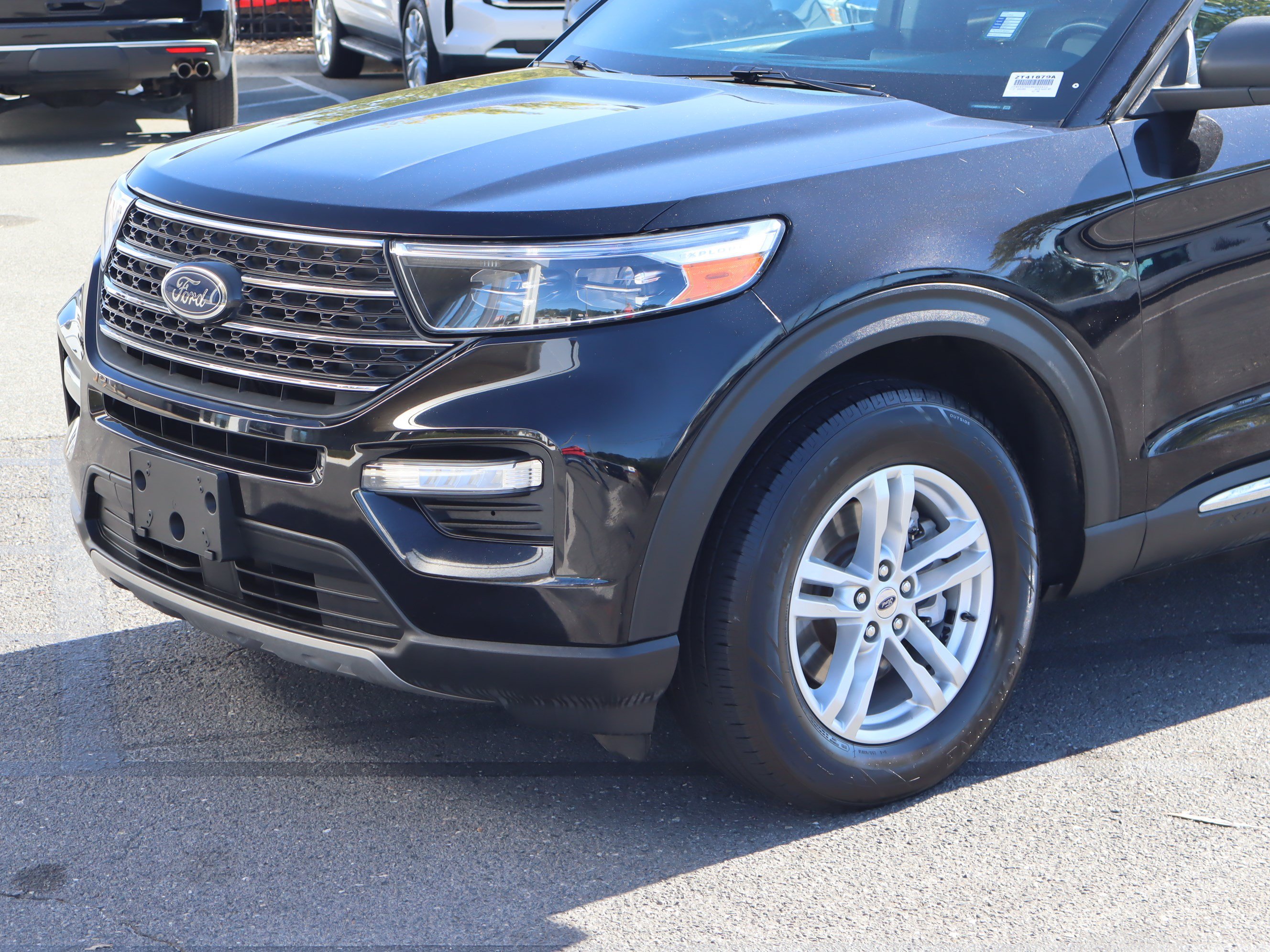 Used 2023 Ford Explorer XLT w/ Equipment Group 202A AWD/4WD image 6