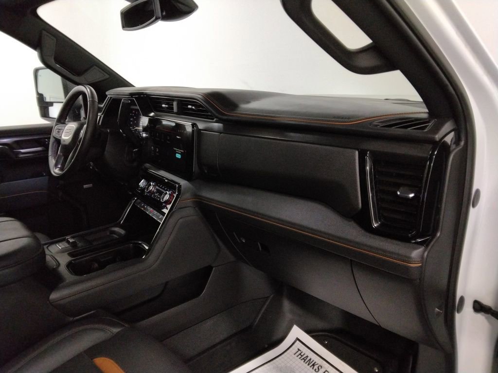 Used 2025 GMC Sierra 2500 AT4 image 44