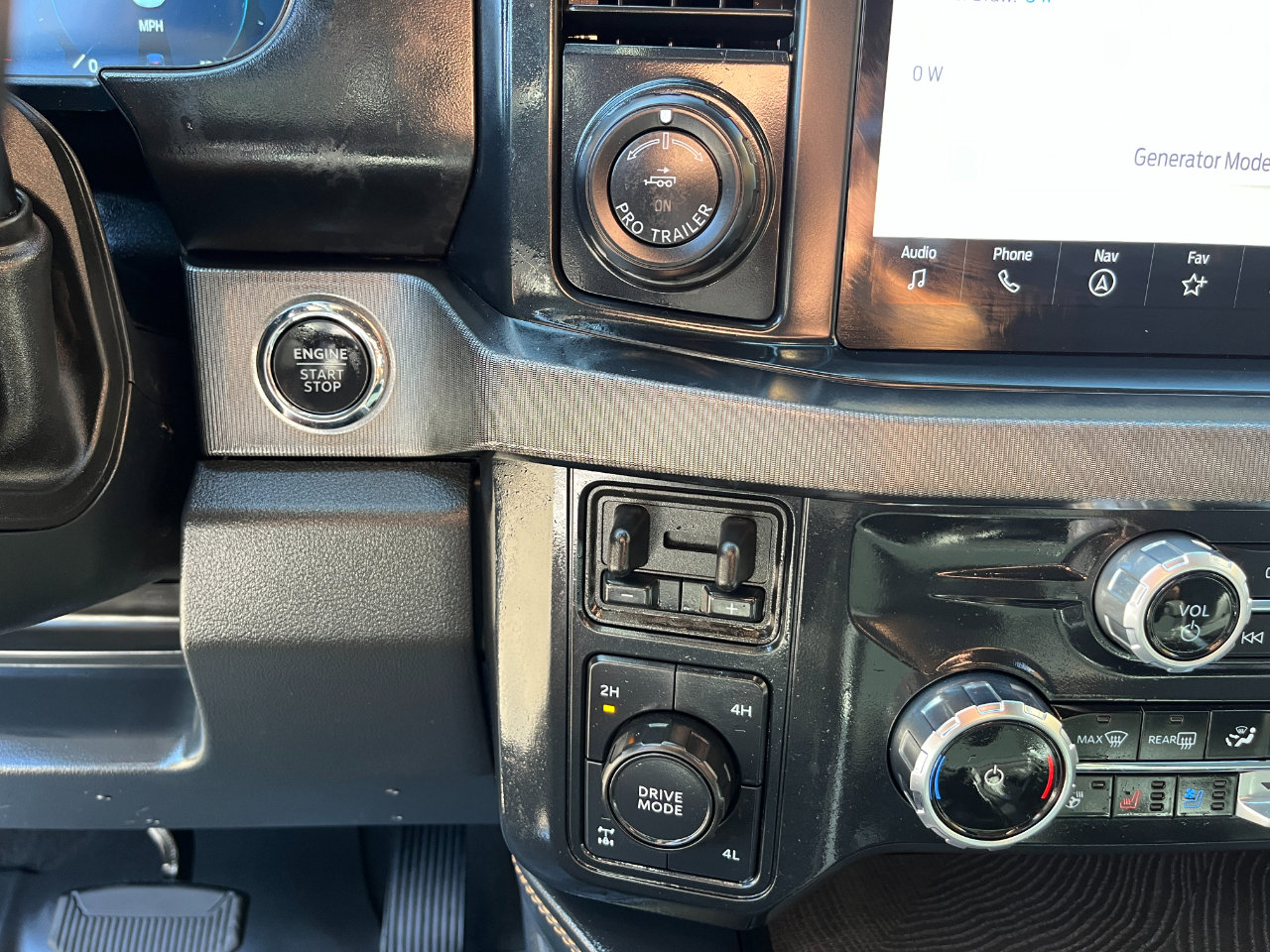 Used 2024 Ford F350 Platinum image 27
