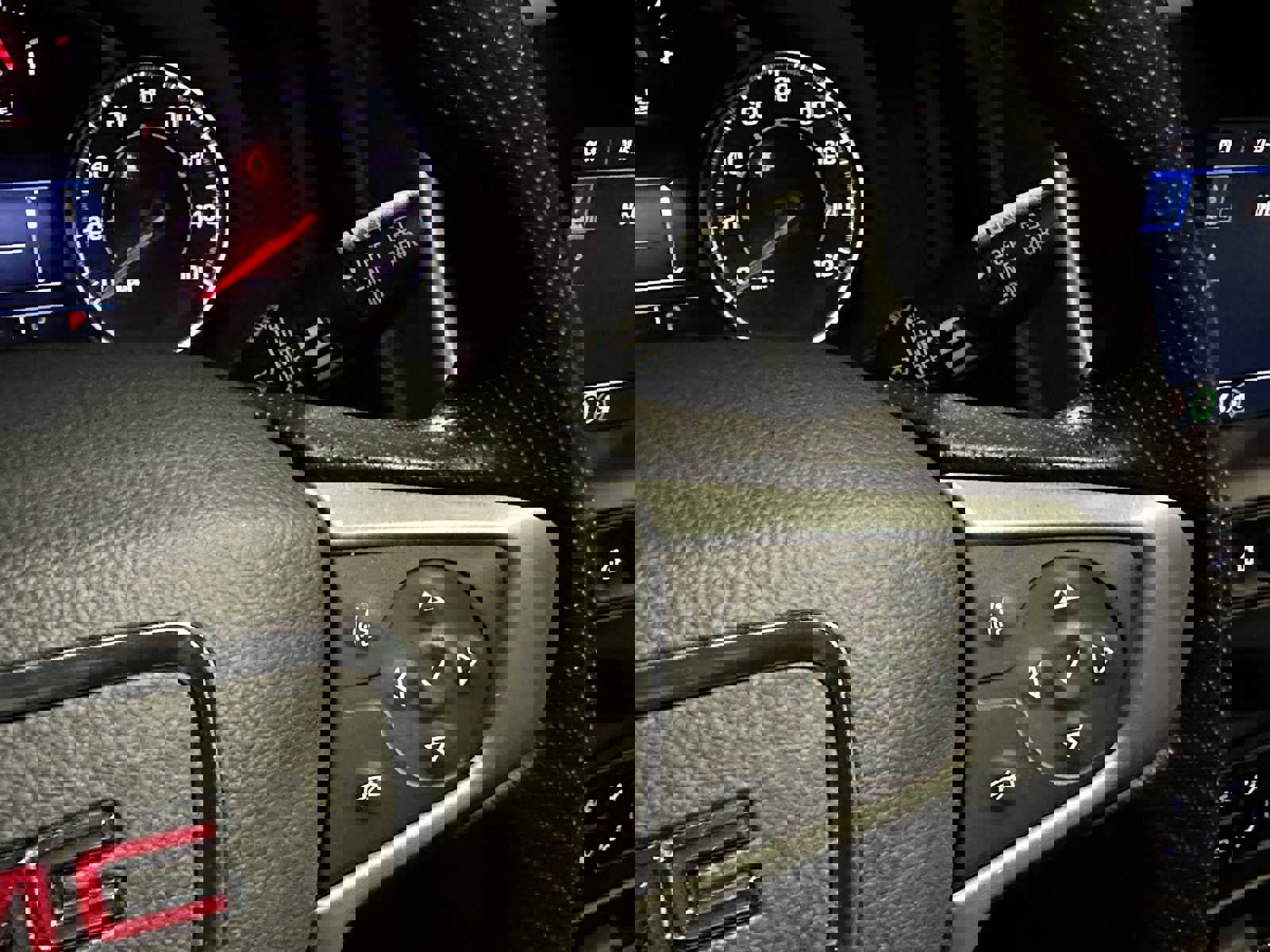 Used 2022 GMC Terrain SLE w/ Driver Convenience Package image 32