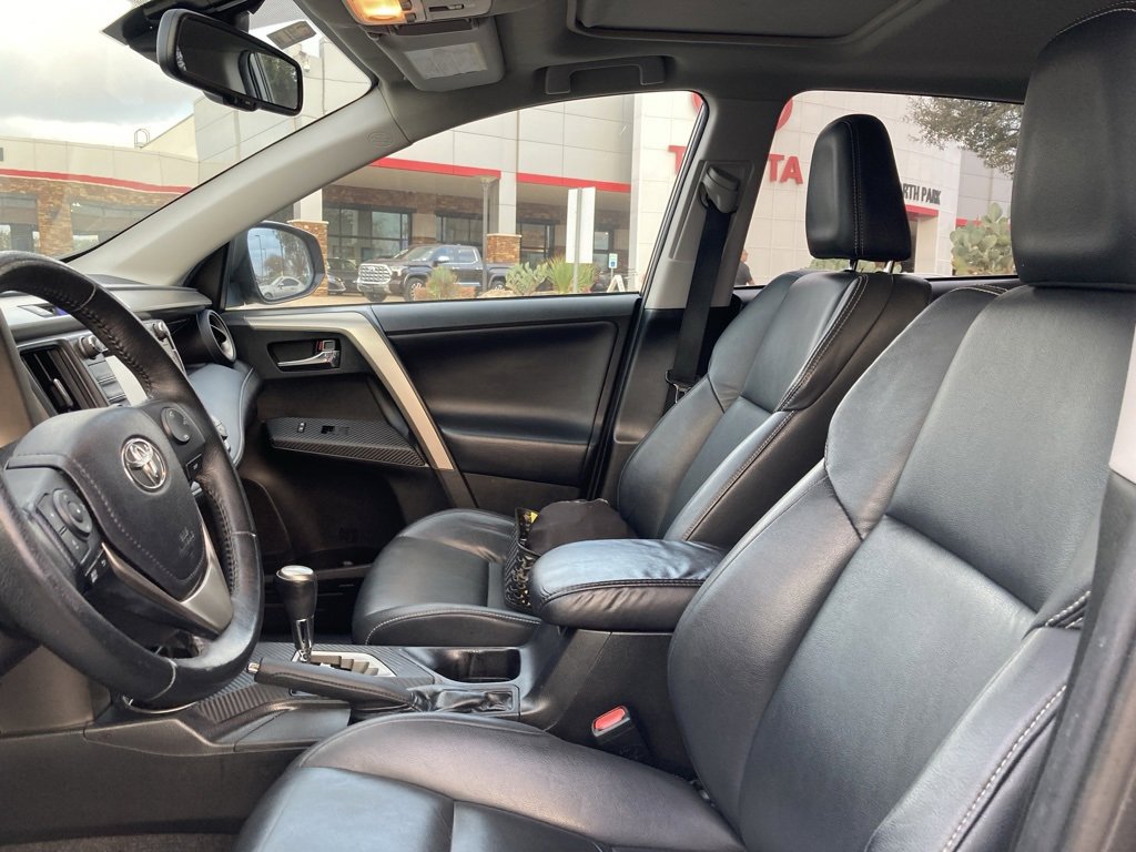 Used 2015 Toyota RAV4 Limited w/ Technology Package image 9
