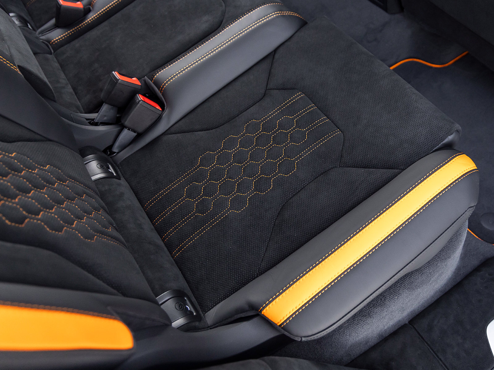 Used 2023 Lamborghini Urus Performante AWD/4WD image 50
